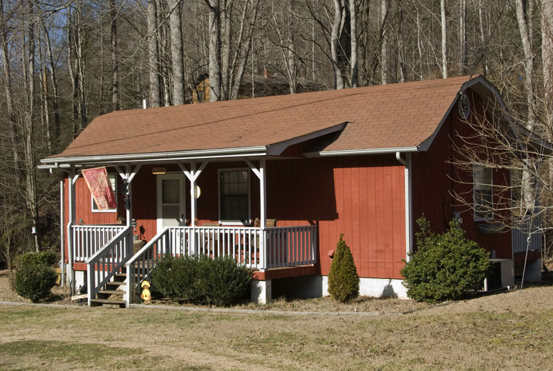 Exterior of Bear Cottage cabin