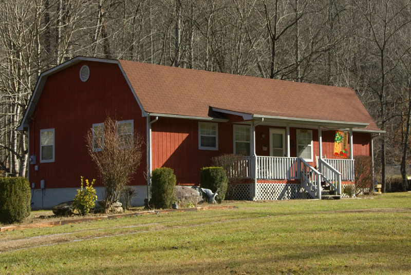 Exterior of Eagle's Nest cabin